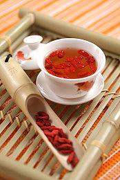 好评如潮解谜游戏《为我微笑》宣布将于4月24日追加中文并登陆主机